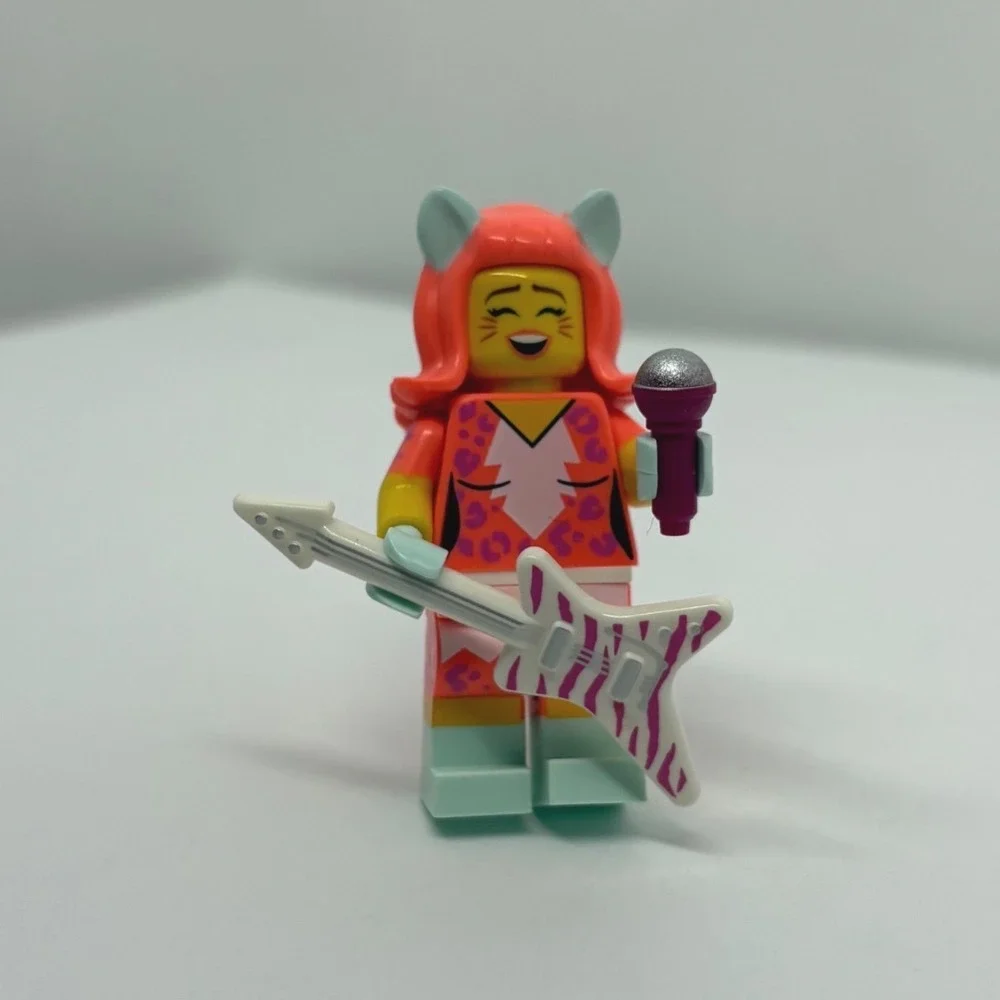 LEGO Movie Candy Singer Minifigure 71029 Kitty Pop Star Guitar & Microphone